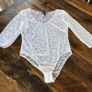 Victoria’s Secret lace long sleeve body suit Sz L